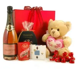 Mum Heart Champagne Hamper